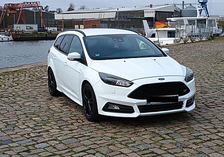 Ford Focus ST Turnier TÜV NEU!