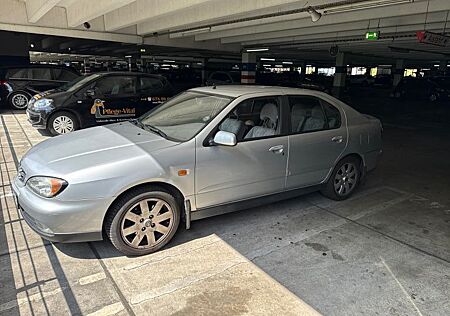 Nissan Primera 1.6 -