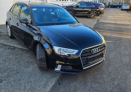 Audi A3 Sportback 30 TFSI sport Navi AHK GWG 8x ber.
