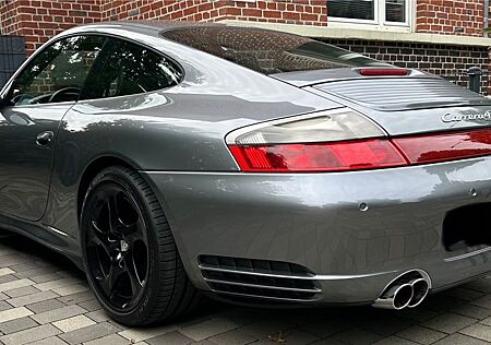 Porsche 996 Carrera 4S Coupé mit Klappenauspuffanlage