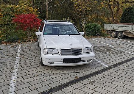 Mercedes-Benz C 43 AMG C 43 V 8 AMG T -