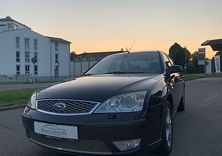 Ford Mondeo *TITANIUM*SCHEIBENH.*SITZH.*XENON*2.HAND*