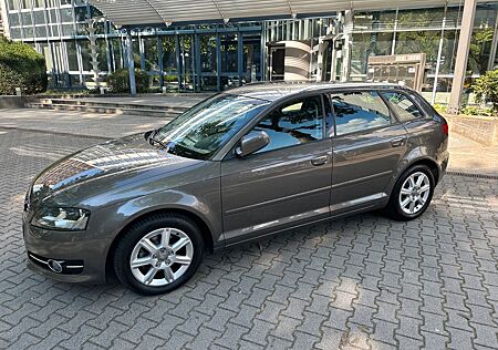 Audi A3 1.4 TFSI SPORTBACK/1Hand/Neu Reifen/ Tempomat