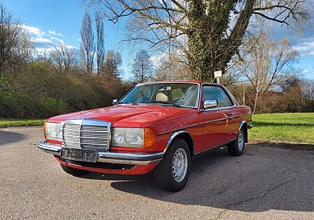 Mercedes-Benz 230 *W123C* Coupe