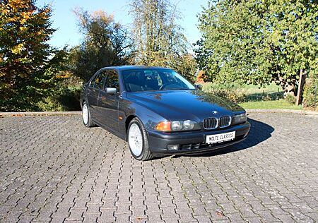 BMW 540i E39 *2. Hand* Leder* Navi* PDC* Scheckheft*