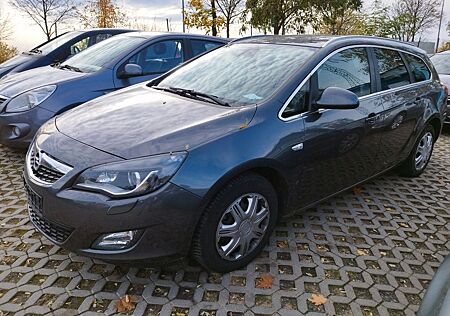 Opel Astra Sports Tourer 2.0 CDTI TÜV 03/2027
