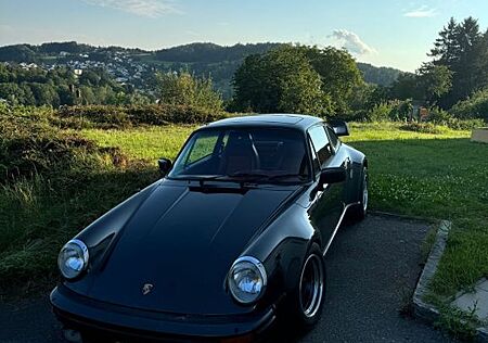 Porsche 930 Ikone mit Motorrevision