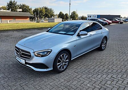 Mercedes-Benz E 300 de 4MATIC Autom. Navi Kamera LED AHK