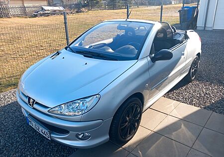 Peugeot 206 CC 1.6 16V NEU:TÜV. Insp.Reifen ,Bremsen,Bat