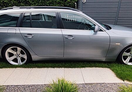 BMW 523i A touring -
