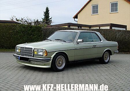 Mercedes-Benz 230 W123/ CE-Coupe/H.Zul./134.Tkm/pin.gflegt