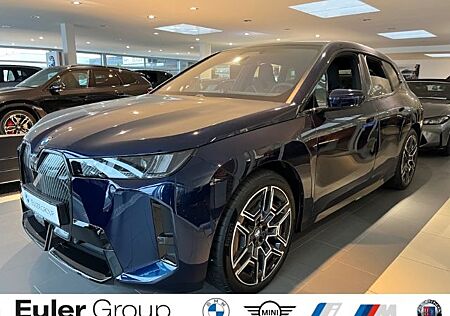 BMW iX xDrive 45 Sportpaket AHK-klappbar AHK Panoram