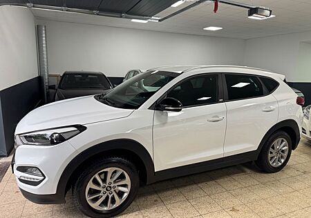 Hyundai Tucson blue Passion 2WD