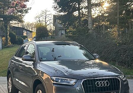 Audi Q3 2.0 TFSI quattro -