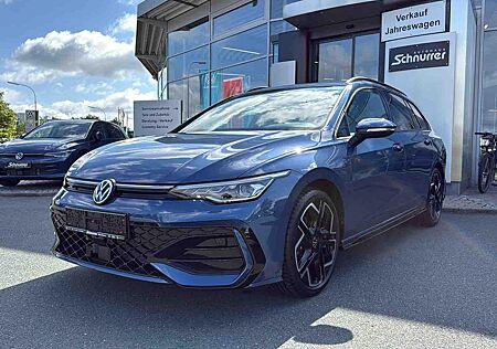 VW Golf Volkswagen Var. 1.5 eTSI DSG R-Line + Park&Comfort+AHK