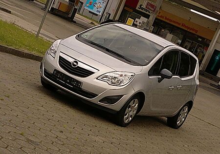 Opel Meriva B Edition TÜV NEU NAVI AHK S-HEFT R-KAME