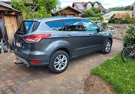 Ford Kuga 2,0 TDCi 2x4 103kW Titanium Titanium