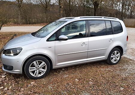 VW Touran Volkswagen 2.0 TDI LIFE BMT, AHK, Panoramadach
