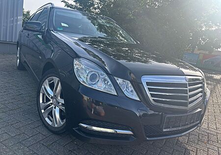 Mercedes-Benz E 220 CDI*Avantgarde*Automatik*Navi*AHK*Xenon*
