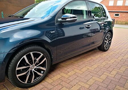 VW Golf Volkswagen 1.6 TDI DSG MATCH top Zustand