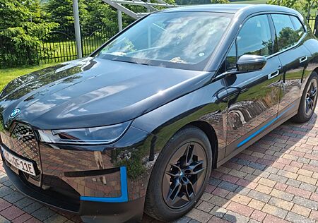 BMW iX xDrive50 -