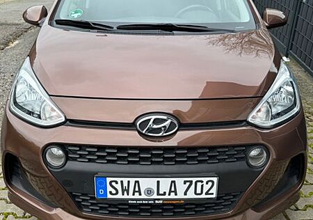 Hyundai i10 1.2, Lenkradheizung Tempomat 8-fach bereift