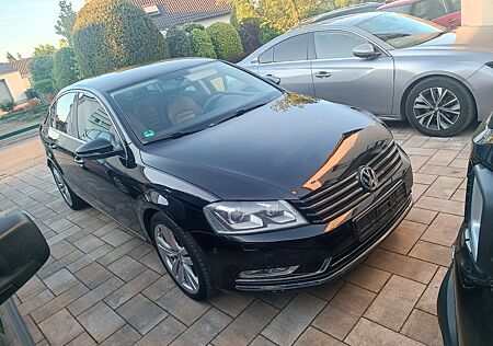 VW Passat Volkswagen Lim. Highline BlueMotion