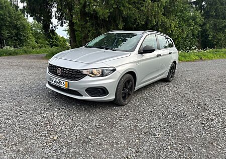 Fiat Tipo 1.4 T-Jet EASY EASY