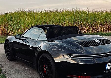 Porsche 992 911 - Carrera 4 GTS Cabriolet NP € 208.000