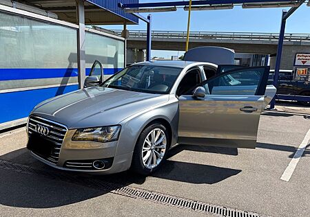 Audi A8 3.0 TDI clean diesel tiptronic quattro -