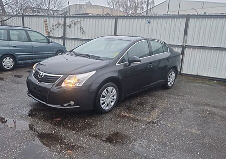 Toyota Avensis 1.6L Benzin