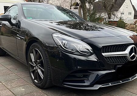 Mercedes-Benz SLC 200 -