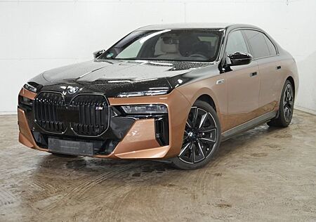 BMW i7 M70 xDrive Limousine Sonderlackierung B&W Sur