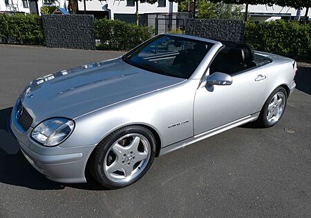 Mercedes-Benz SLK 230 KOMPRESSOR, neuwertiger Garagenzustand