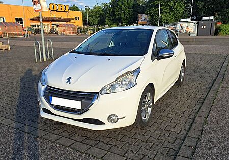 Peugeot 208 1.6 Allure e-HDi 115 STOP & START Allure