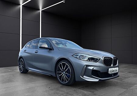 BMW M135 i xDrive M Sportpaket HUD El. Pano Navi Led