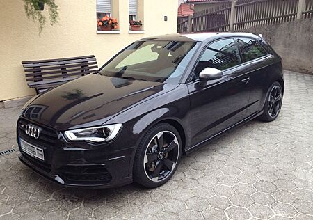 Audi S3 8V / 3-türig, Belugabraun, Glanzpak. schwarz
