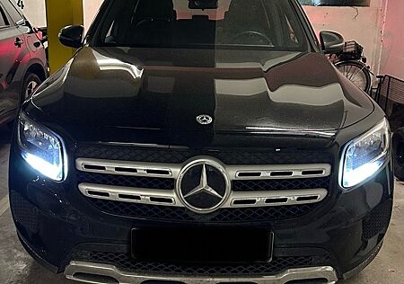 Mercedes-Benz GLB 180 DCT - top gepflegt