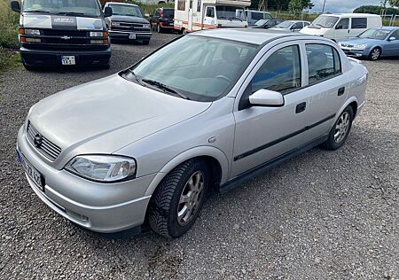 Opel Astra 1.6 16V Edition 100 Stufenheck Limousine