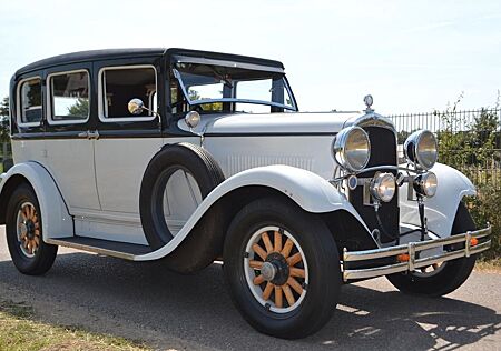 Dodge Victory Serie DA 1929 Oldtimer