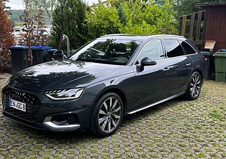 Audi A4 40 TDI S tr. quattro Avant Matrix HUD SH Pano