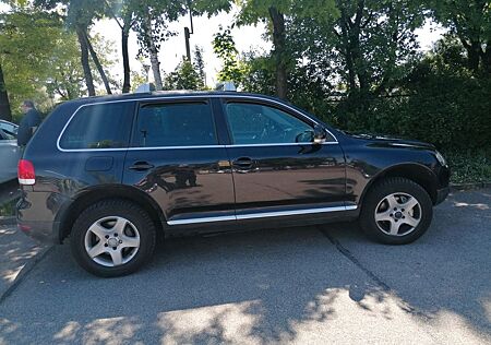 VW Touareg Volkswagen 3.0 V6 TDI Tiptronic Standard