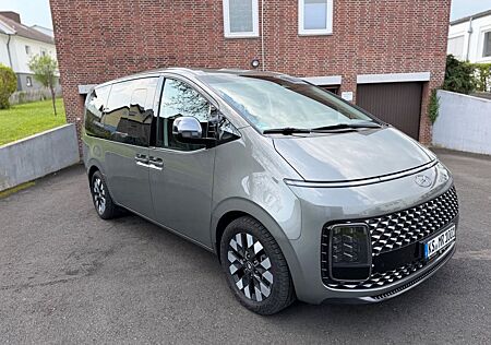 Hyundai Staria 2.2 CRDi Signature 7-Sitzer Auto 4WD ...
