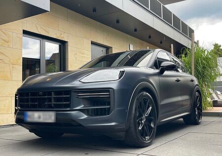 Porsche Cayenne Coupe Turbo E-Hybrid mit GT-Paket Approv