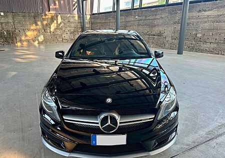 Mercedes-Benz A 45 AMG *Perf. Abgasanlage*Schalensitze*Pano