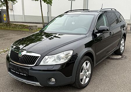Skoda Octavia Combi Scout 4X4 TÜV NEU/NAVI/XENON/AHK/