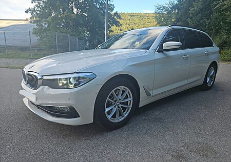 BMW 530d xDrive AUT/KLMTR/KAM/SHZ/NAVI/LED/ALU/TOP!