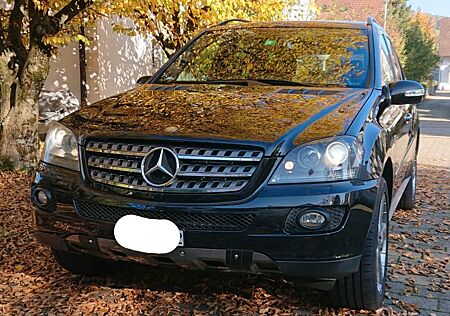 Mercedes-Benz ML 320 CDI 4MATIC - Black Edition 10