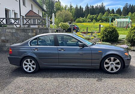 BMW 320i -