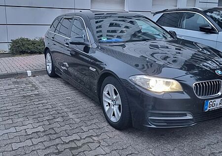 BMW 520d xDrive Touring A -